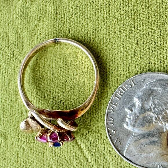Vintage 14 K flower ruby and sapphire ring - Picture 6 of 9